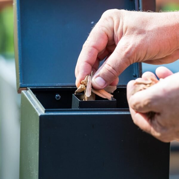 Masterbuilt Slow Smoker Review Continuous Smoke and Easy Cleanup for BBQ Enthusiasts